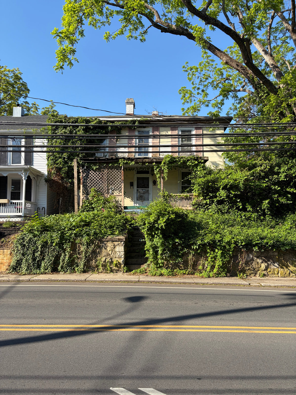 Single Family at XXXX W Beverley St, Staunton, VA 24401
