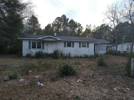 Single Family at XXXX Pine St, Fayetteville, NC 28311
