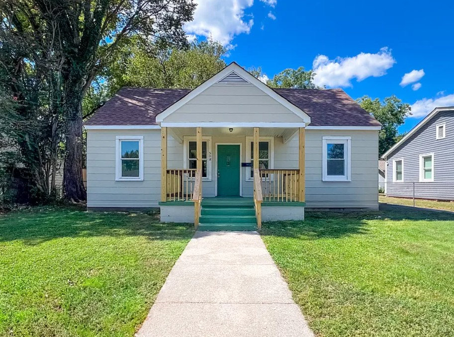 Single Family at XXXX N 7th Ave, Hopewell, VA 23860